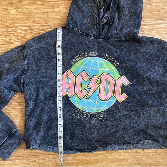 AC/DC Women's Boho Black Summer Tour 1979 Crop Hoodie Band Sweatshirt Sz Large - Picture 3 of 7
